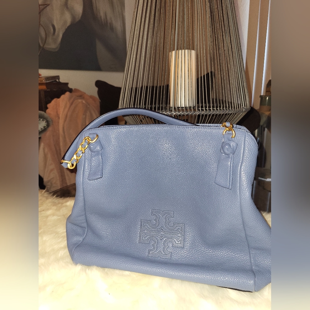 TORY BURCH LUXURY PEBBLED LEATHER BAG 💙 - Picture 2 of 8